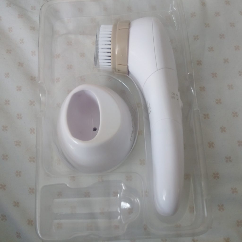 www.lifeandsoullifestyle.com- myspa beauty facial brush beauty review