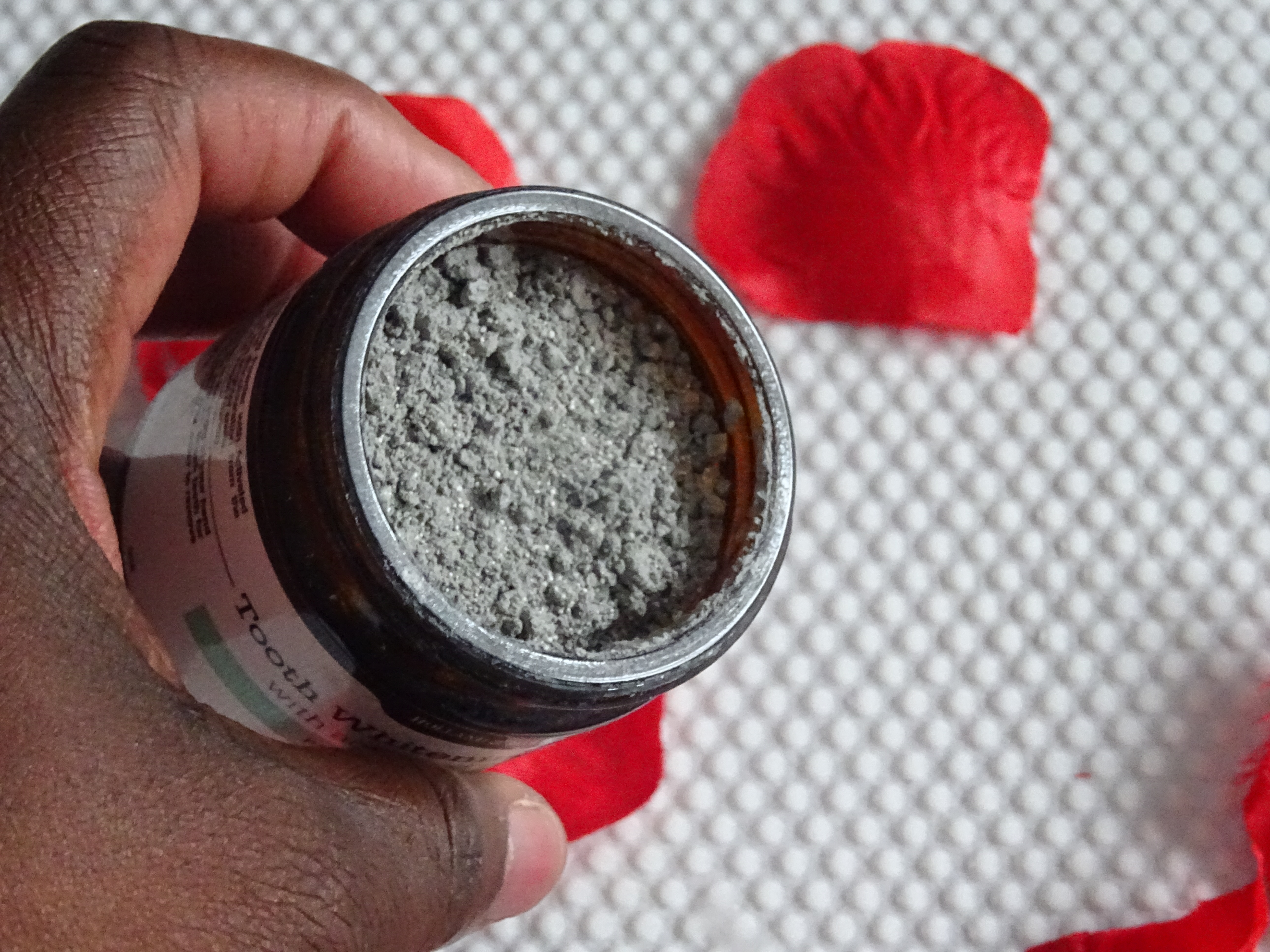 www.lifeandsoullifestyle.com- charcoal beauty products review