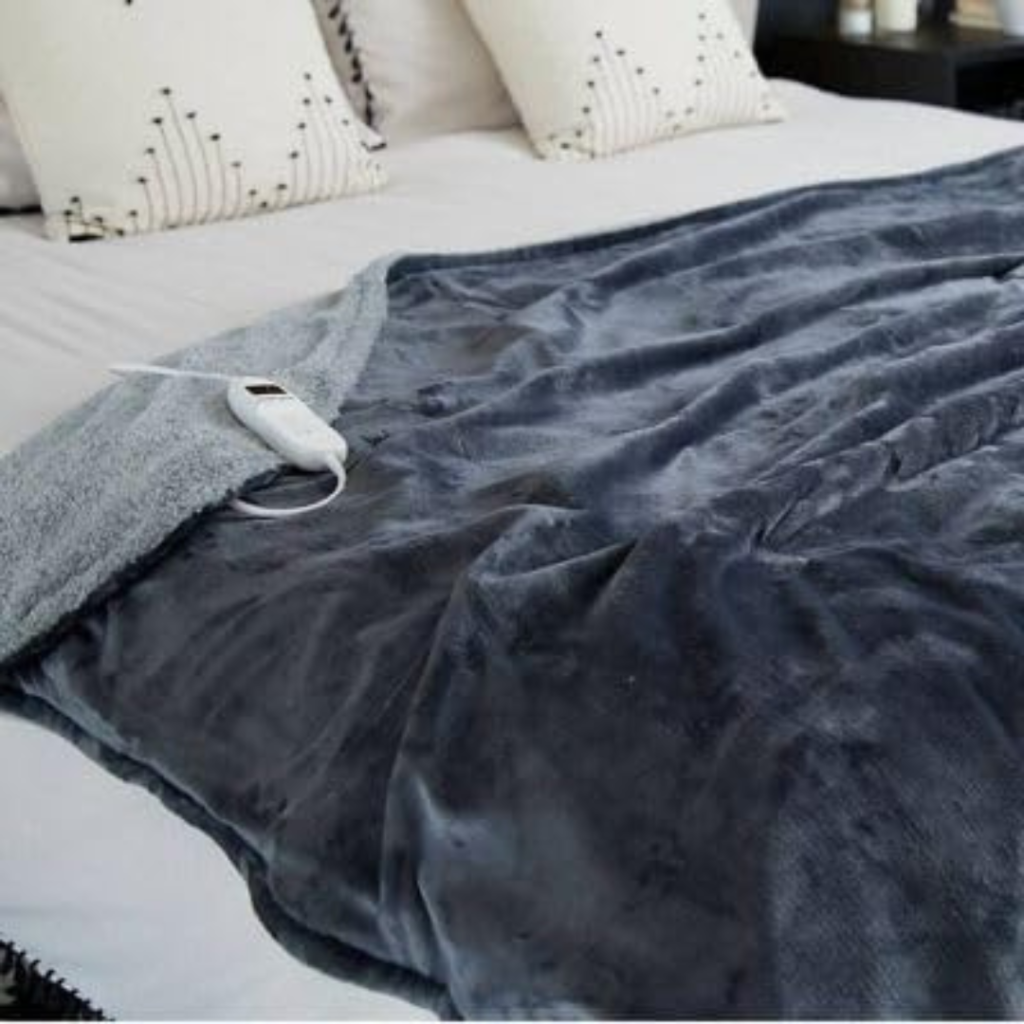 www.lifeandsoullifestyle.com – cosy autumn in bed