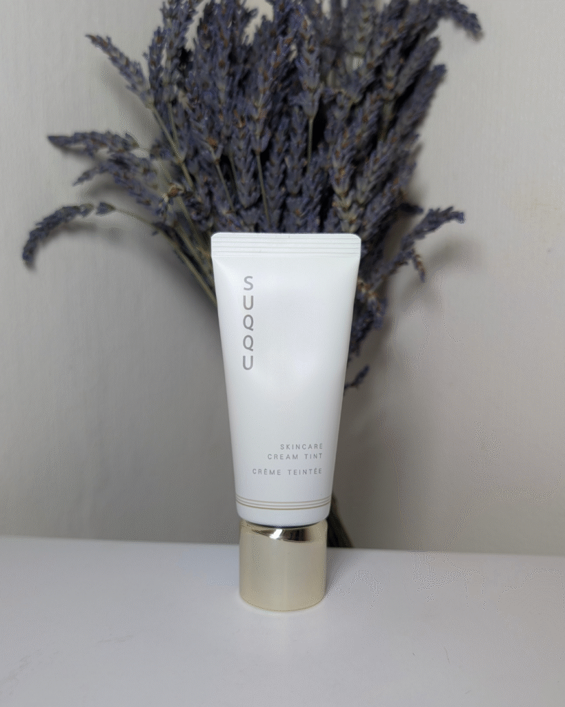 Close-up texture shot of SUQQU Skincare Cream Tint